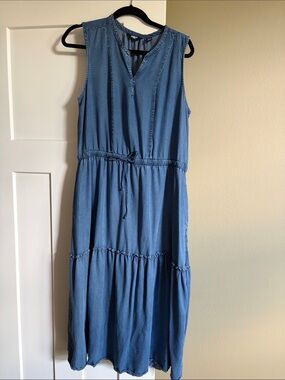 Lands' End Sleeveless Chambray Midi Dress in Blue